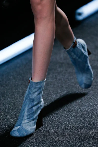 Look 24